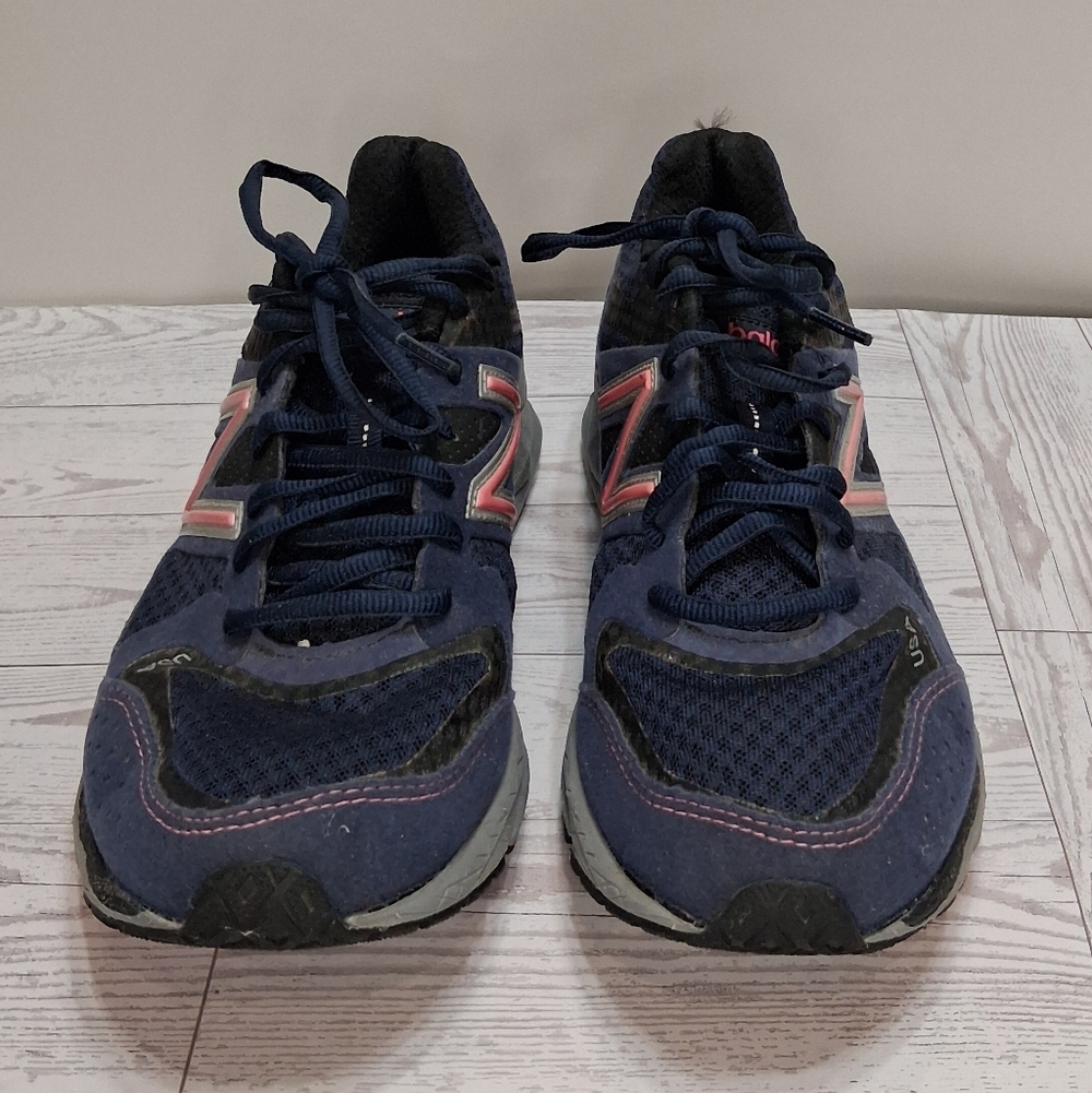 New Balance Navy and Pink Women's Casual Athletic Sneaker Shoes Size 8.5 - Picture 2 of 7